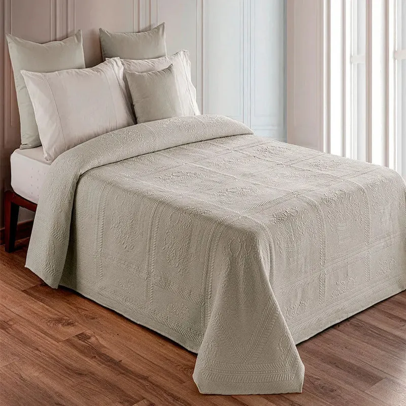 Copriletto in piquet Daunex con lavorazione in jacquard botticelli