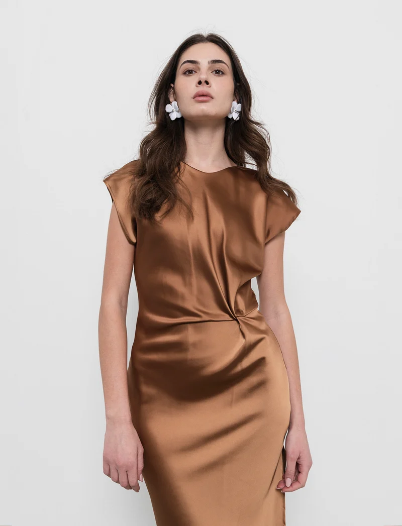 Vestito smanicato di raso - Cacao