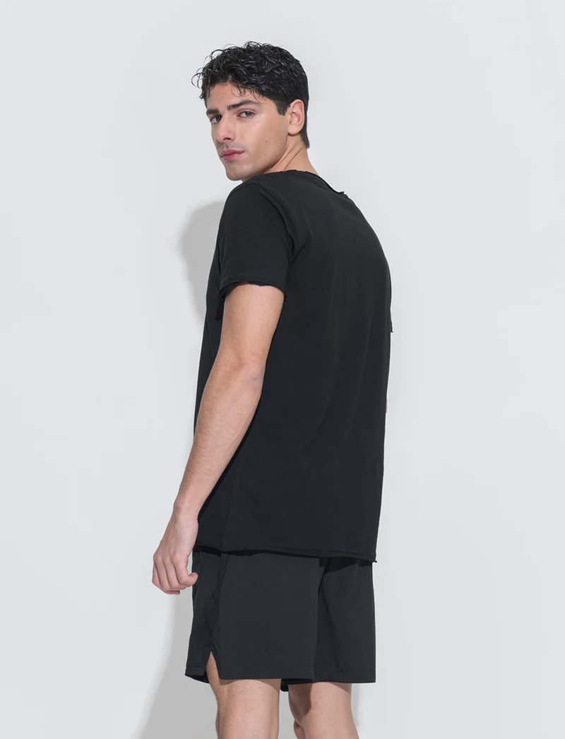 T-shirt scollo ampio regular fit da uomo - Nero
