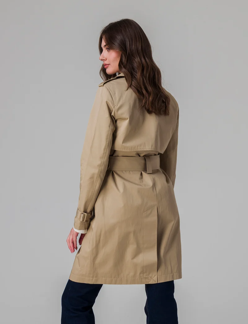 Trench con cintura da donna - Beige fieno